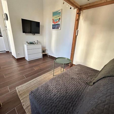 Agreable Studio Renove Avec Place De Parking Bandol Bagian luar foto