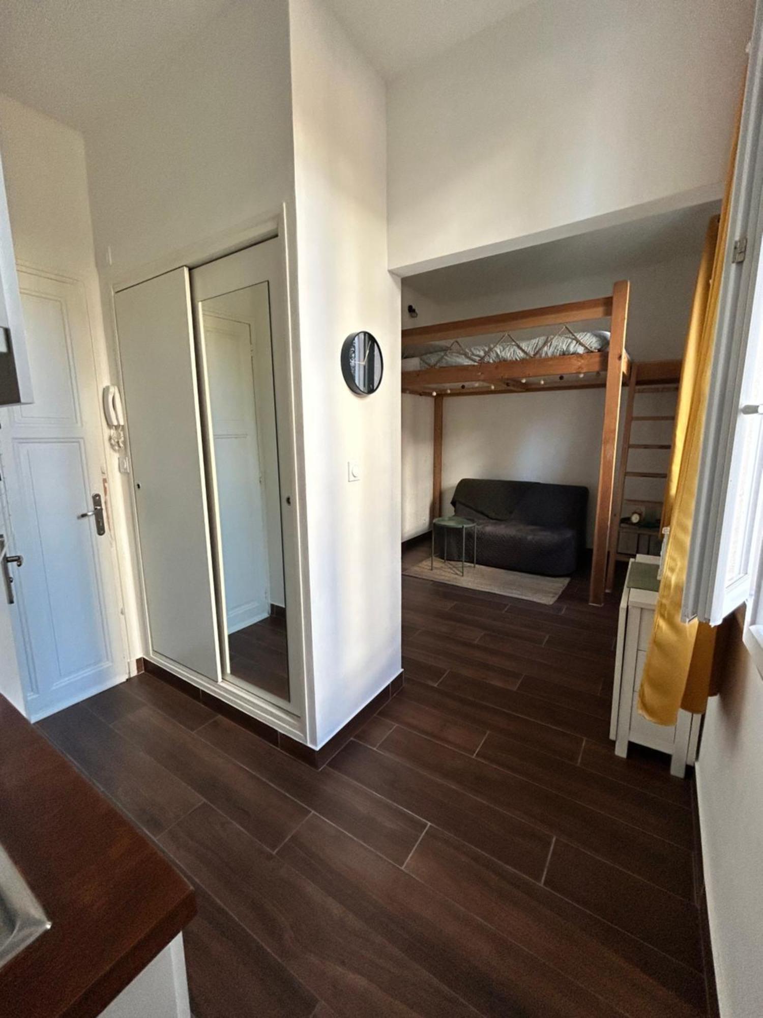 Agreable Studio Renove Avec Place De Parking Bandol Bagian luar foto