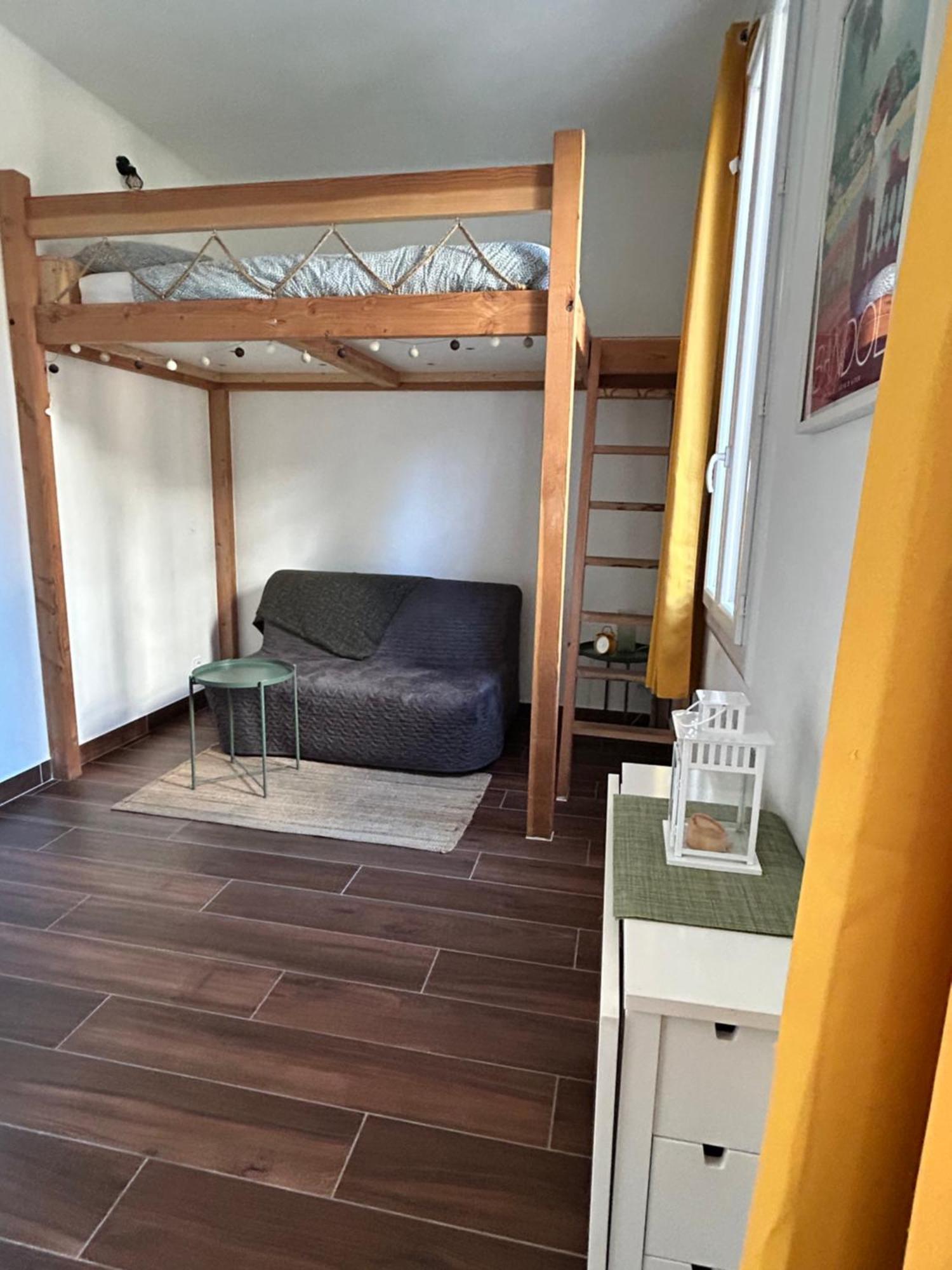 Agreable Studio Renove Avec Place De Parking Bandol Bagian luar foto