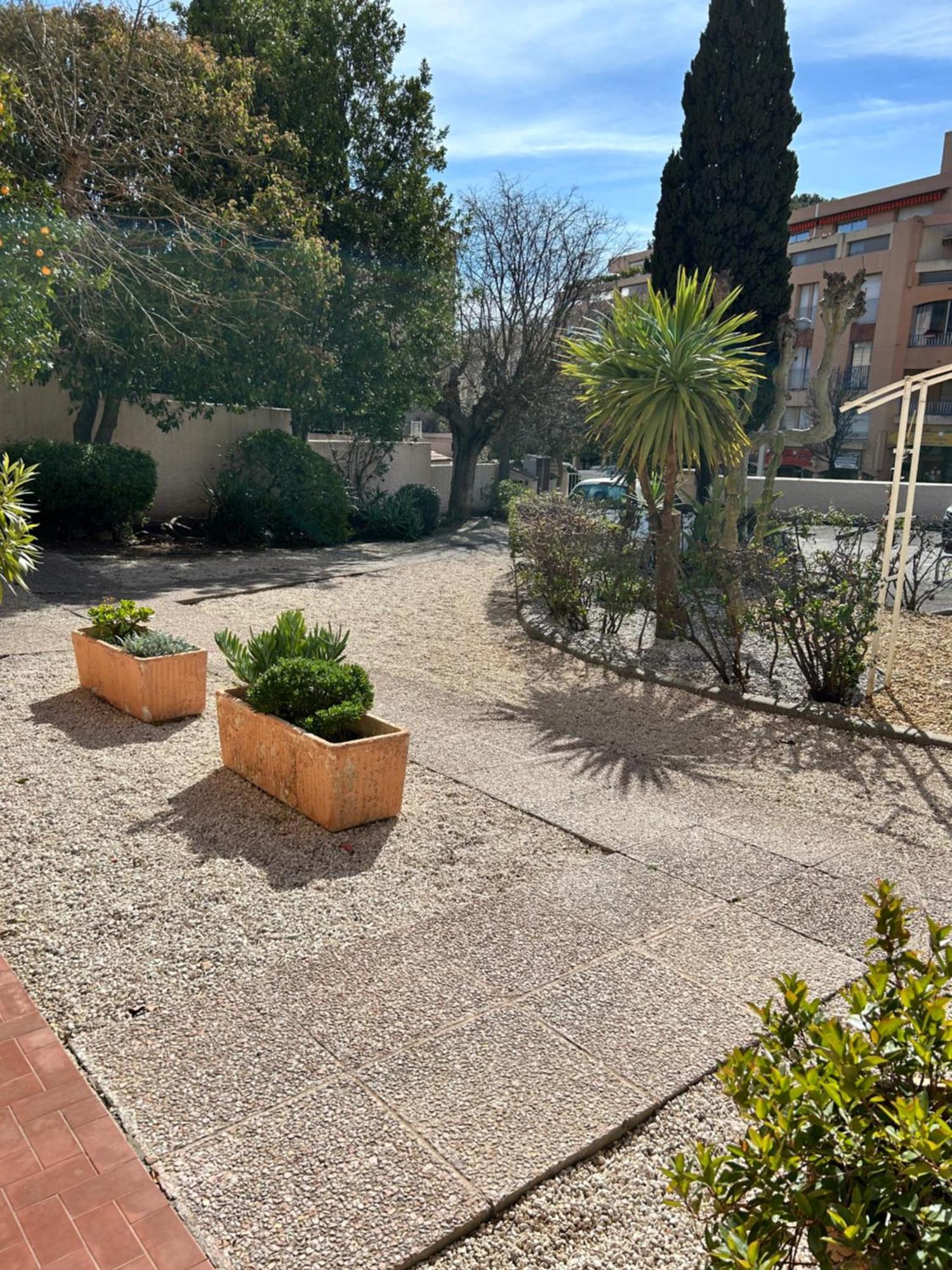 Agreable Studio Renove Avec Place De Parking Bandol Bagian luar foto