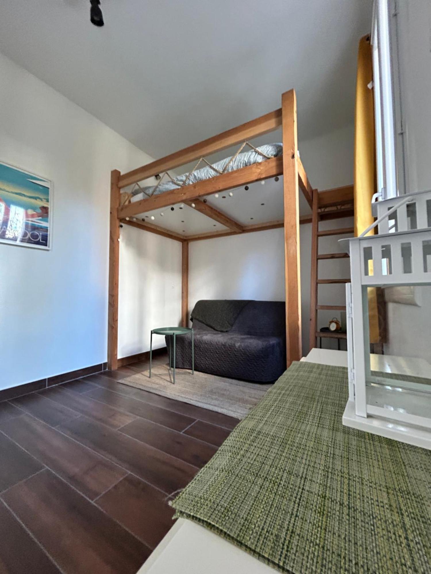 Agreable Studio Renove Avec Place De Parking Bandol Bagian luar foto
